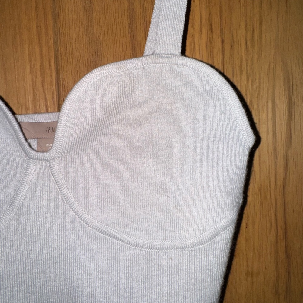 H&M Cream Tank Top with Sweetheart Neckline - Picture 2 of 5